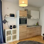 Dene Living 3* برلين