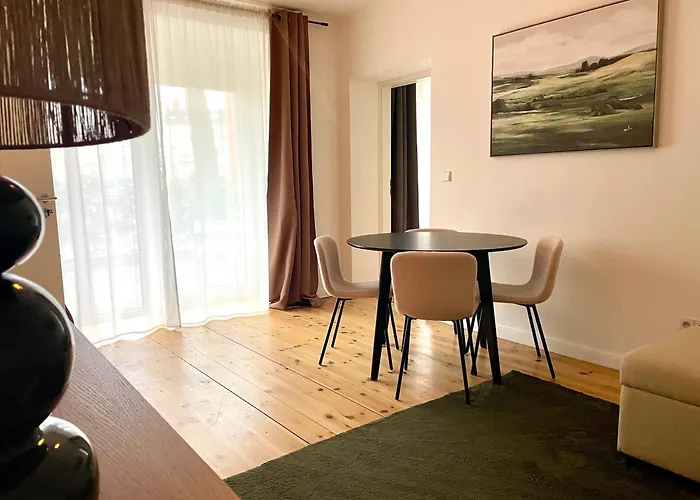 Dene Living 3* برلين